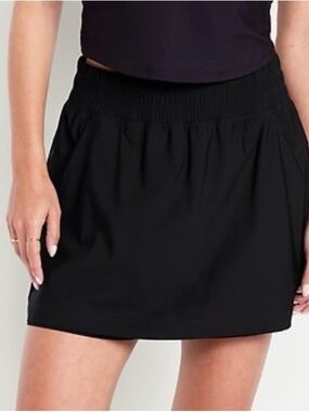 Old Navy Black High-Waisted SleekTech Skort
